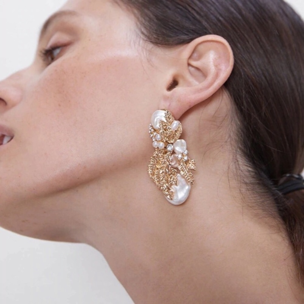 2/$35🖤 Zara Gold Plated Rococo Pearl Cluster Crystal Embellished Drop Earrings